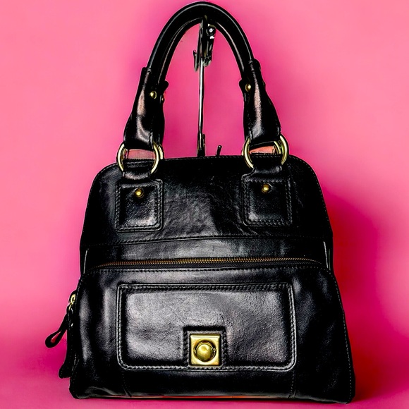Banana Republic Handbags - EUC Leather Banana Republic Bag
